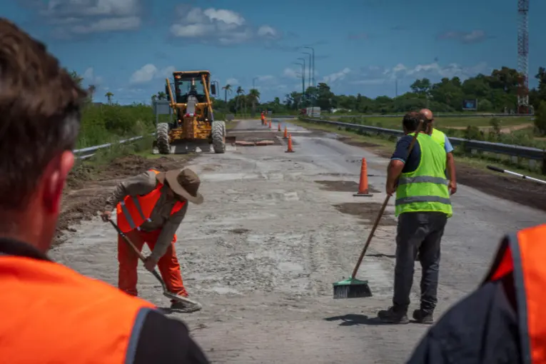 Frigerio anuncia peajes para camiones y exención para vecinos en la Ruta 45