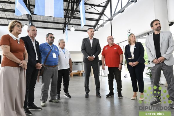 Diputados recorren muestra itinerante sobre la soberanía de las Islas Malvinas