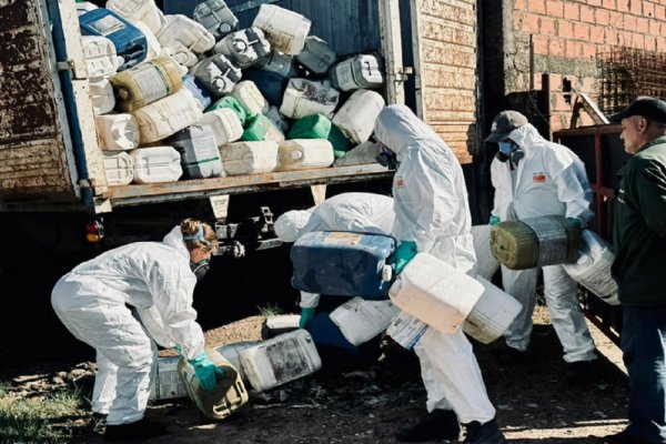 Retiran acopio ilegal de fitosanitarios en Rosario del Tala