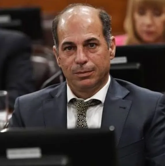 Diputado López critica al PJ por rechazar comisión investigadora de la deuda