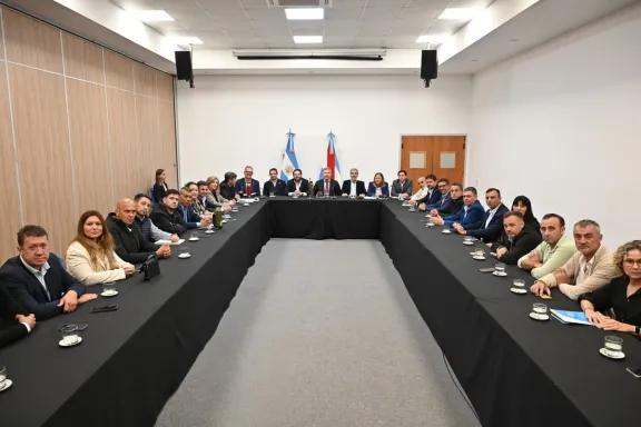 Frigerio y intendentes analizan la crítica situación financiera municipal