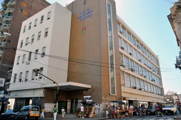 Frigerio defiende la reforma para evitar el colapso de la Caja de Jubilaciones