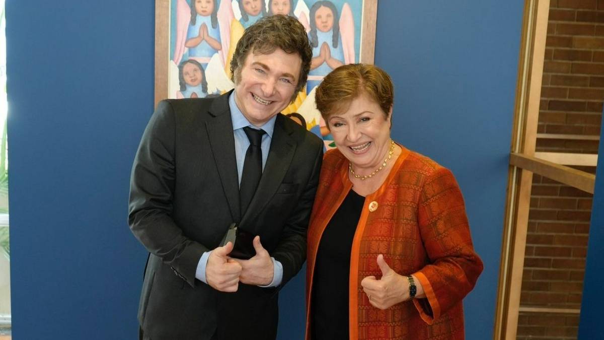 IMF Issues Harsh Warning to Milei’s Government Over Corruption Scandals