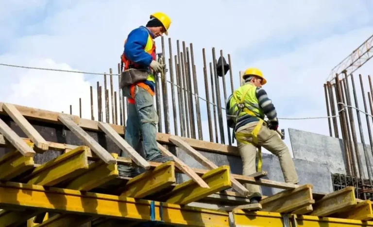 Construcción: empleo en su piso desde 2022 y 200 mil puestos menos bajo Milei