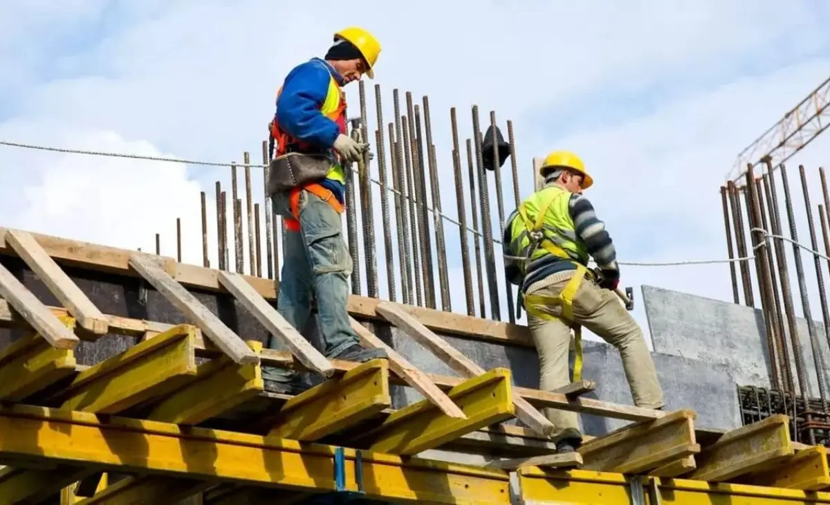 Construcción: empleo en su piso desde 2022 y 200 mil puestos menos bajo Milei