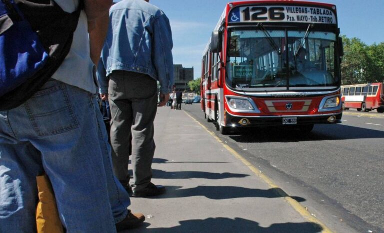 Gobierno recorta transferencias a provincias y aumenta tarifas locales