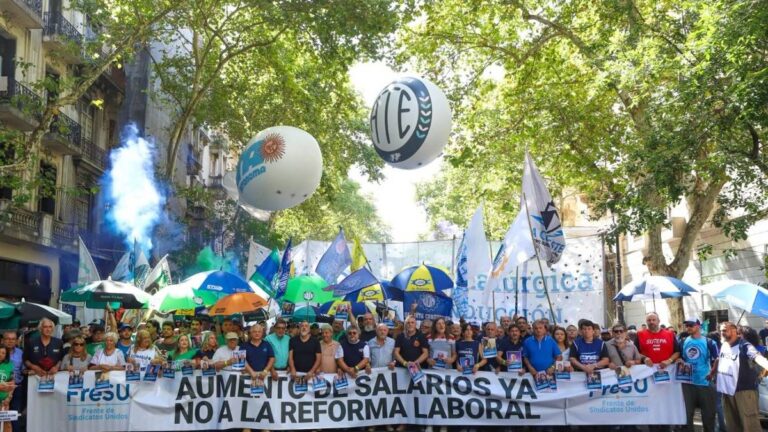 Motosierra: dotación de trabajadores en el Estado cae un 0,5% en abril