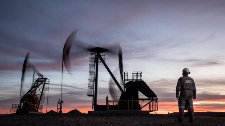 Chubut Secures $680 Million Investment to Boost Oil Production and Protect Jobs