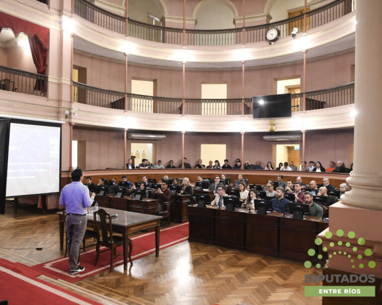 Capacitación en Inteligencia Artificial para el trabajo parlamentario: Diputados impulsa la innovación legislativa