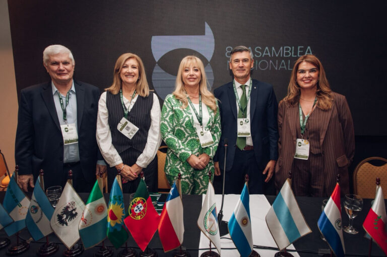 Romero lleva la experiencia de Paraná a la Red de Municipios contra el Cambio Climático