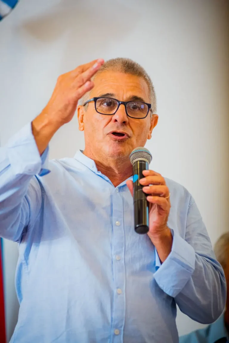 Minister of "Worst Government in History" Scolded for Lecturing on Development