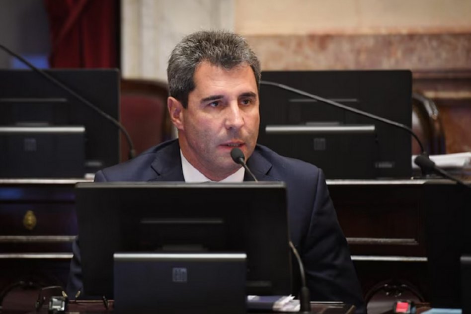 Sergio Uñac oficializa su candidatura presidencial con respaldo