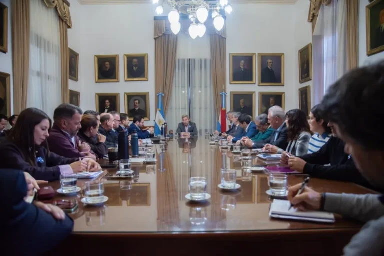 Reunión de Gabinete Provincial Impulsa Trámites Ágiles y Transparentes