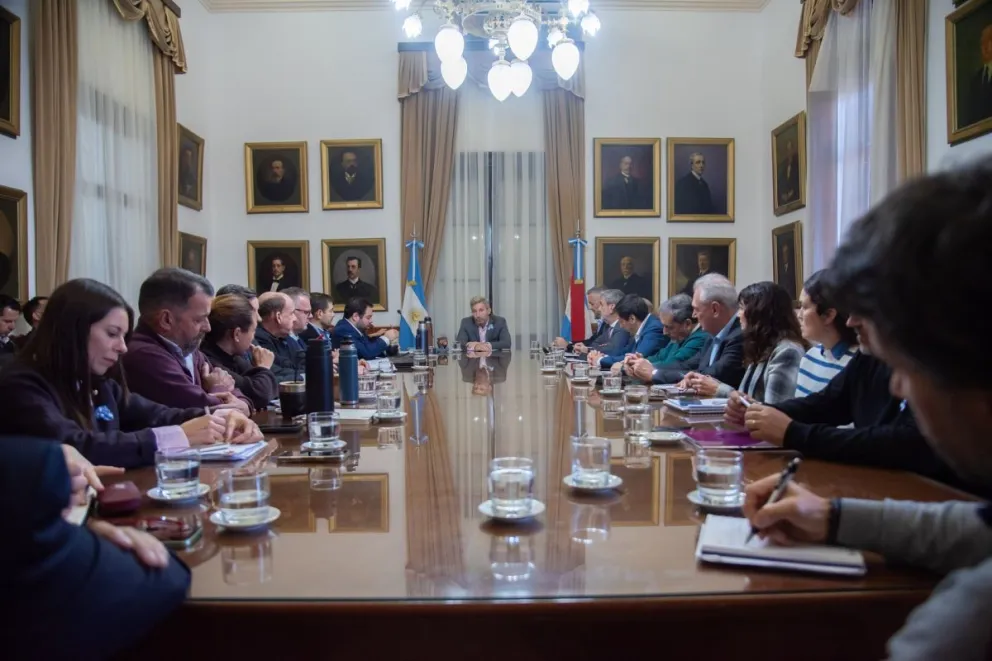 Reunión de Gabinete Provincial Impulsa Trámites Ágiles y Transparentes