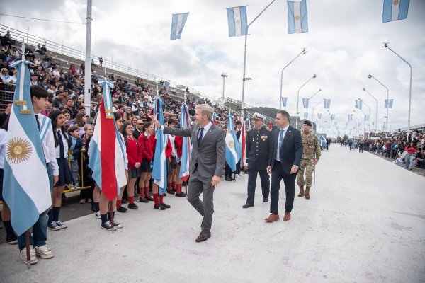 Frigerio llama al diálogo y consenso en el 25 de Mayo