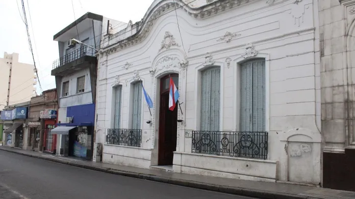 Gobierno y sindicatos estatales negocian nuevo aumento salarial