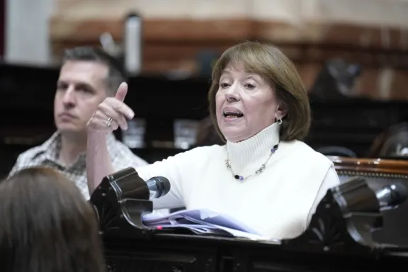 Blanca Osuna critica el ajuste en educación durante la exposición de Adorni
