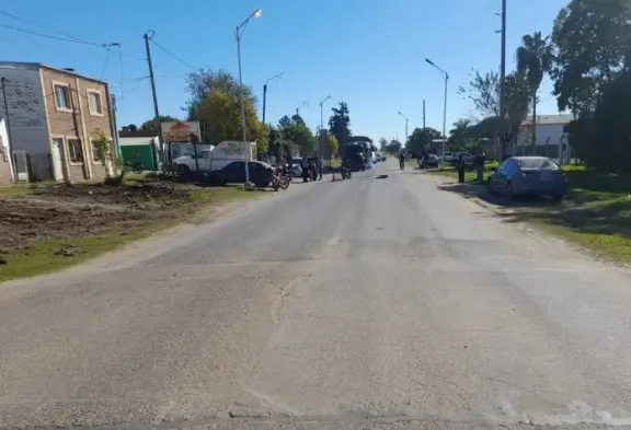 Muere motociclista al chocar contra un burro en la carretera