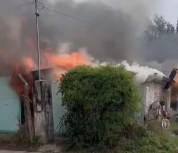Incendio en Gualeguay: una mujer muerta y dos nietos internados tras el siniestro
