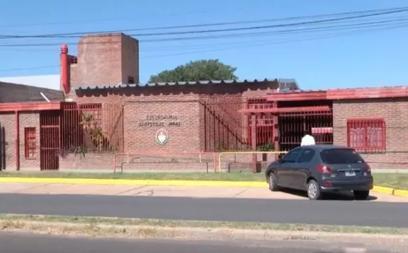 Joven apuñalada cerca de una escuela en Paraná: investigan el ataque