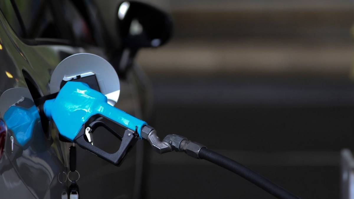 Oil Companies Refuse to Lower Gas Prices Despite U.S. Agreement