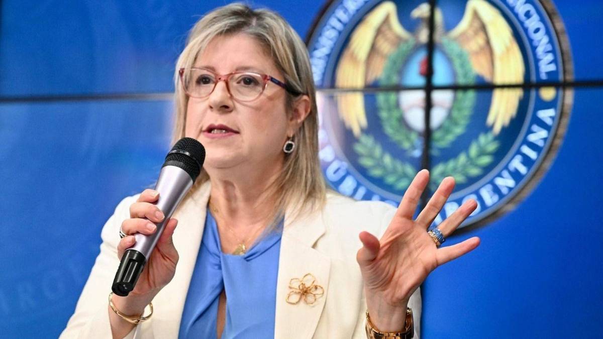 Monteoliva: "Es triste que policías trabajen de Uber"