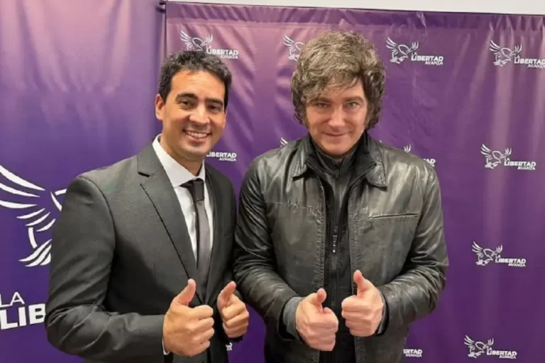 Ravier asume como nuevo vocero presidencial en tiempos de cambio crucial
