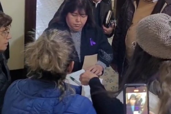 Organizaciones de trabajadoras exigen a senadoras rechazar la reforma previsional