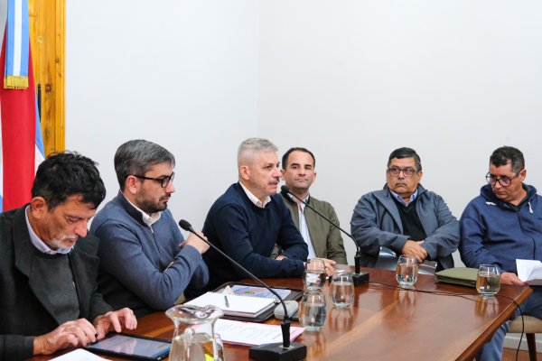 Gremios municipales y jubilados expresan reparos al proyecto oficial