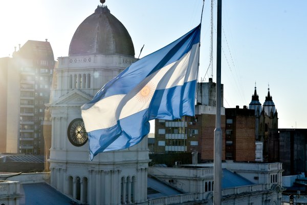 Más de 2000 alumnos prometerán lealtad a la bandera en la Plaza Mansilla