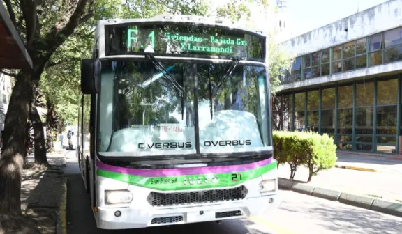 Exchofer identificado por disparo a colectivo en Paraná