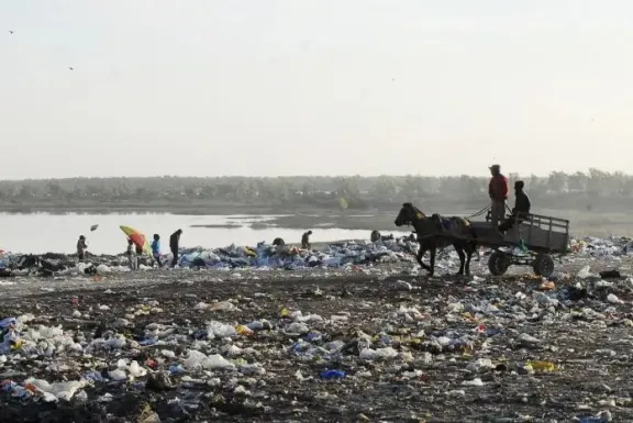 Autoridades Ordenan Plan de Traslado del Volcadero en Paraná