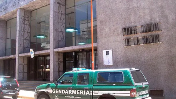 Condenan a 20 años a dos exgendarmes por crímenes de lesa humanidad