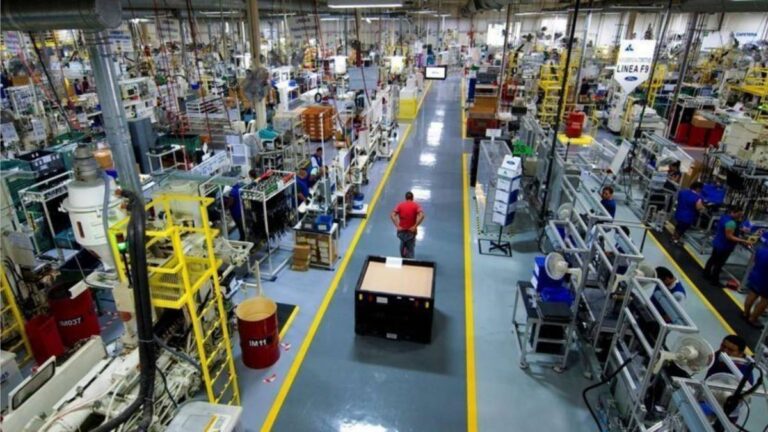 Directivo de autopartes admite cierres y defiende apertura comercial