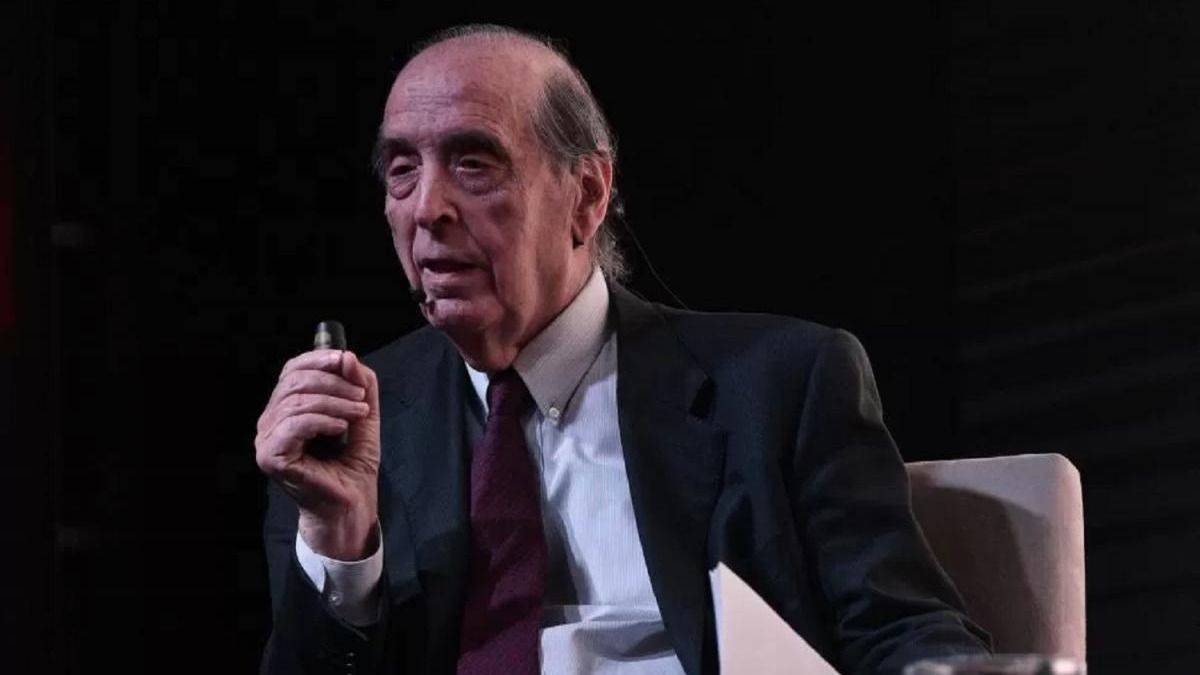 Economista cercano a Milei alerta sobre riesgo de corrida cambiaria