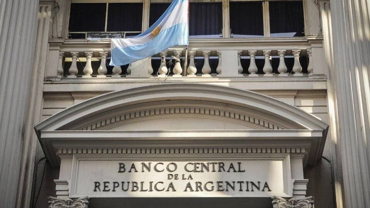 Reforming Argentina’s Central Bank Could Strip Key Intervention Power, Experts Warn