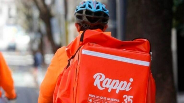 La explosión de deuda entre repartidores de apps: préstamos asfixiantes con tasas de hasta 700%