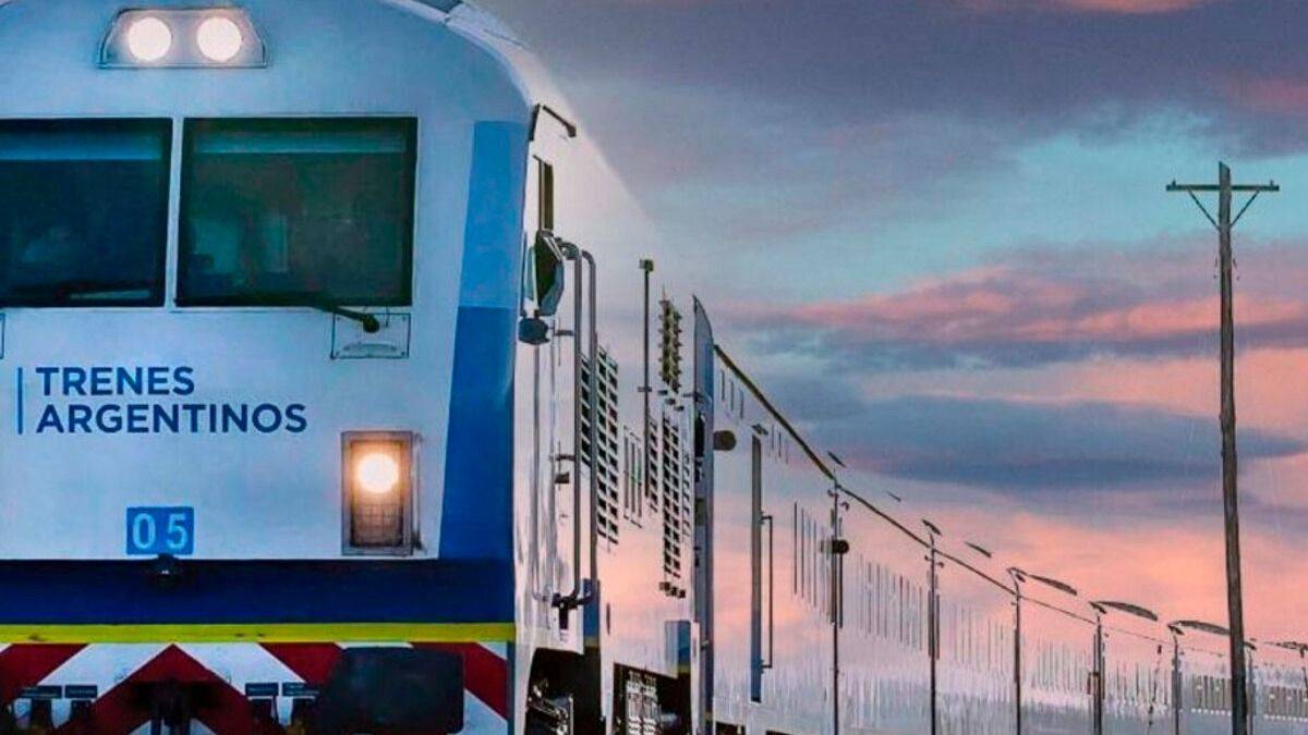 Ferroviarios acuerdan subas escalonadas, suma fija y revisión salarial en agosto