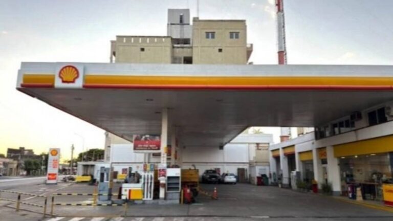 Dos estaciones en Corrientes cierran por caída del consumo