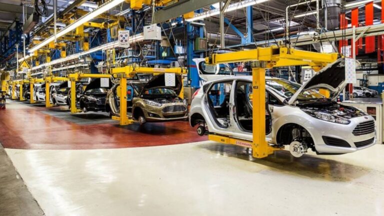 Santa Cruz Auto Market Collapses, Quadruples National Decline
