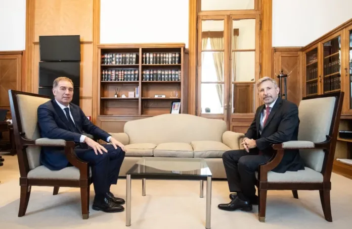 Frigerio se reúne con Santilli tras jurar como nuevo jefe de Gabinete