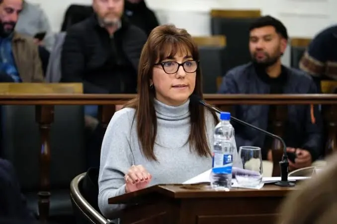 Senadora del PJ apoya Reforma Previsional y enfrenta expulsión de su partido