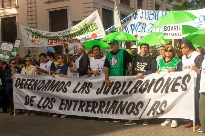 Gobierno provincial enfrenta semana clave por reforma y paritaria docente
