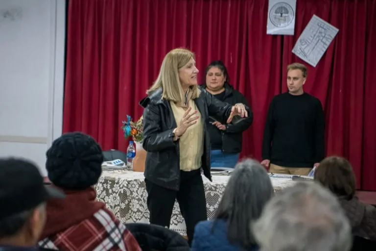 Intendenta Romero acompañó la asunción de nuevas autoridades de la Vecinal Carlos Pellegrini