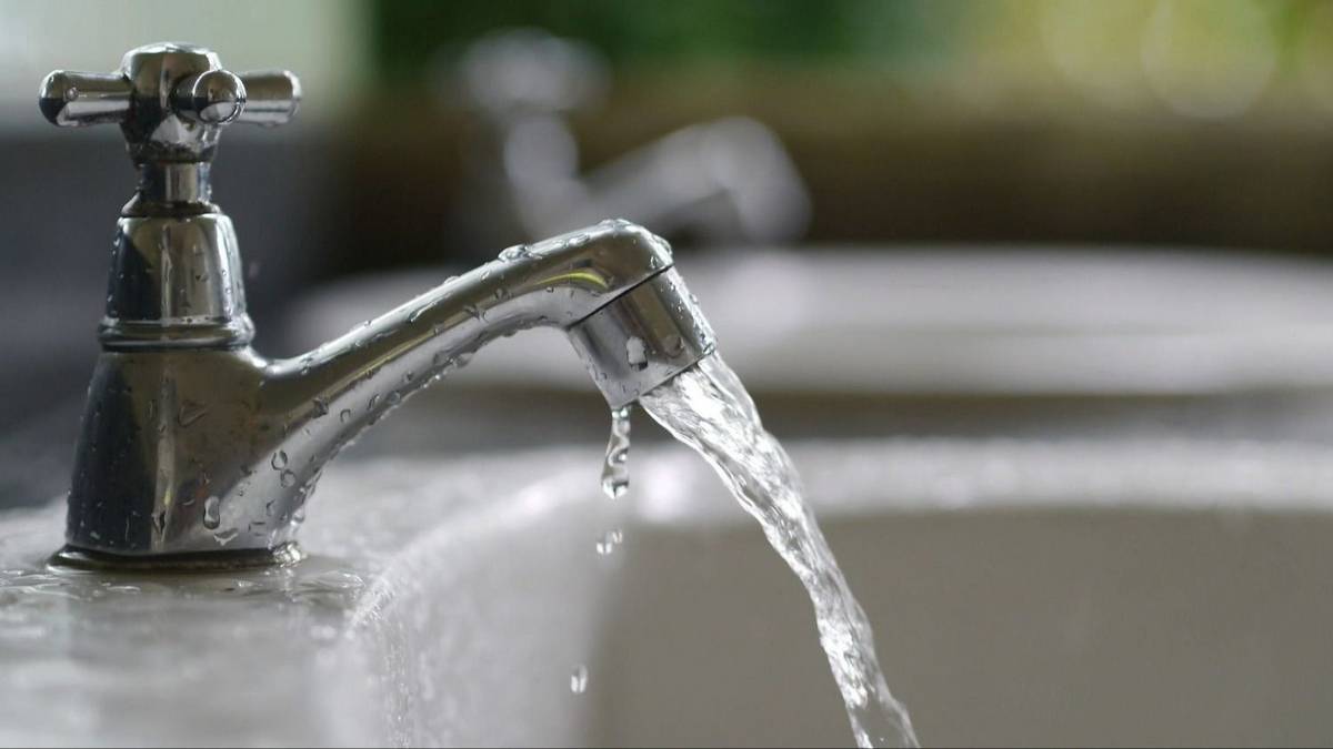 Gobierno confirma el aumento de AySA en agosto: el nuevo valor del agua