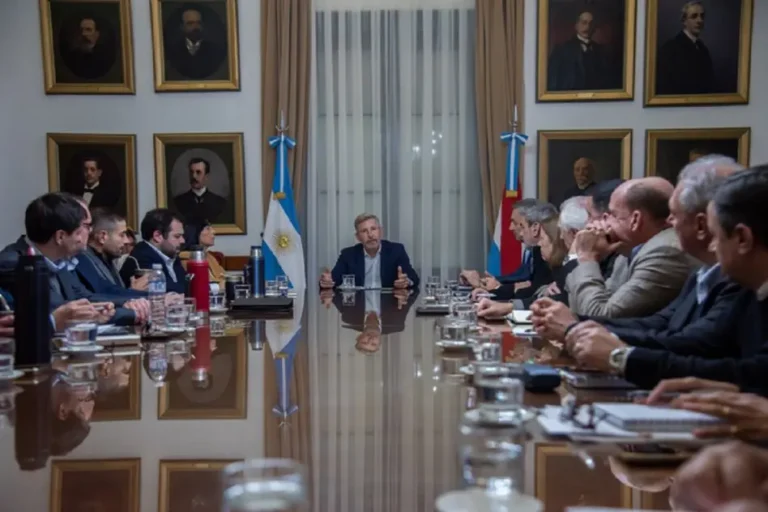 Obras, producción, salud y energía marcan la agenda de la reunión de gabinete