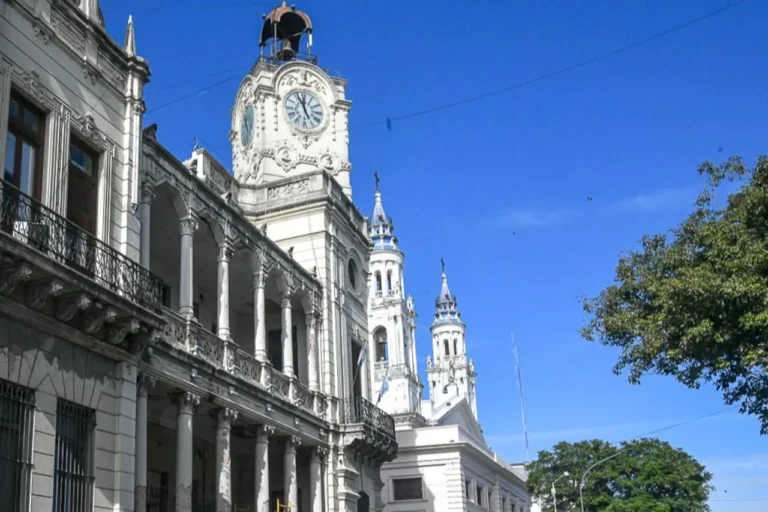 Municipalidad de Paraná otorga incremento del 4% con los haberes de julio