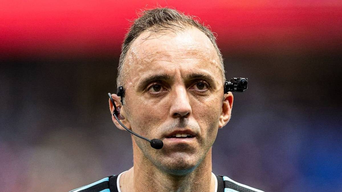 Controversial Portuguese Referee Officiated Switzerland's Heavy Defeat in Saturday's Match