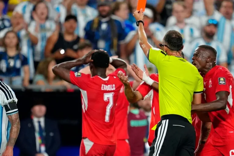 Reglas arbitrales del Mundial llegan al fútbol argentino desde el inicio