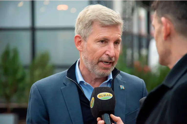 Frigerio reclama eliminar retenciones y defiende al campo como motor económico